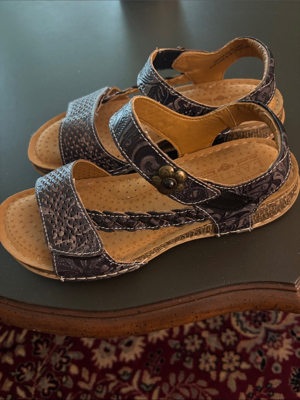 L'Artiste by Spring Step "Popular" Floral Embossed Leather Sandals - Sz 39  (8) - Picture 8 of 9